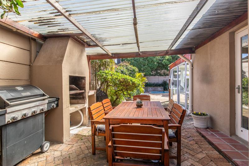5 Bedroom Property for Sale in Meadowridge Western Cape